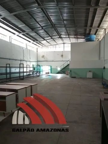 LOCAÇÃO - Galpão 1.200m² c/ Doca no Petrópolis