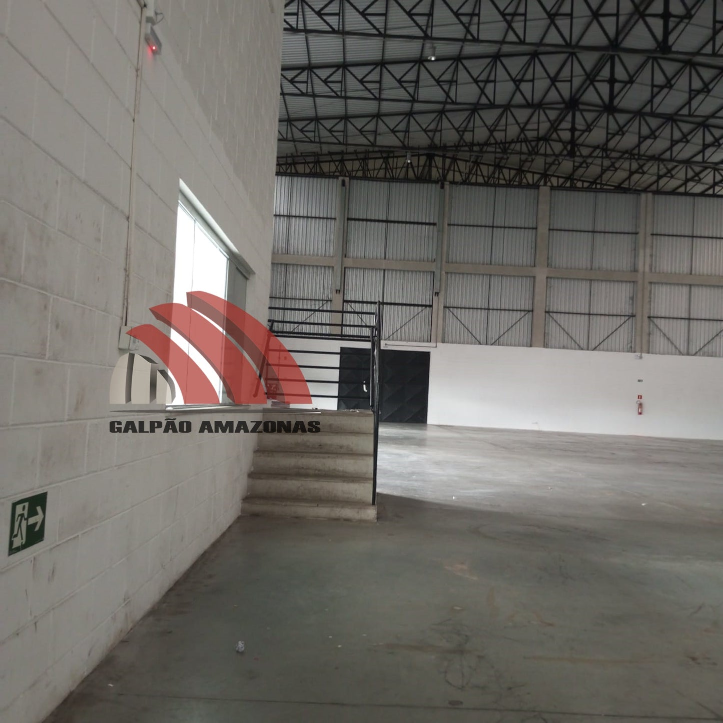 LOCAÇÃO -  Galpão com 1.600m2, na Av. Torquato Tapajos