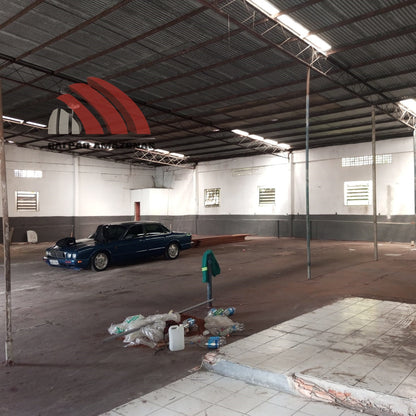 LOCAÇÃO - Galpão 700m² na Av. São Jorge prox a Parvi Locadora